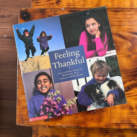 Vintage 2001 Scholastic Feeling Thankful Paperback Book - Picture 1 of 7